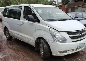 Hyundai H200 2014 White
