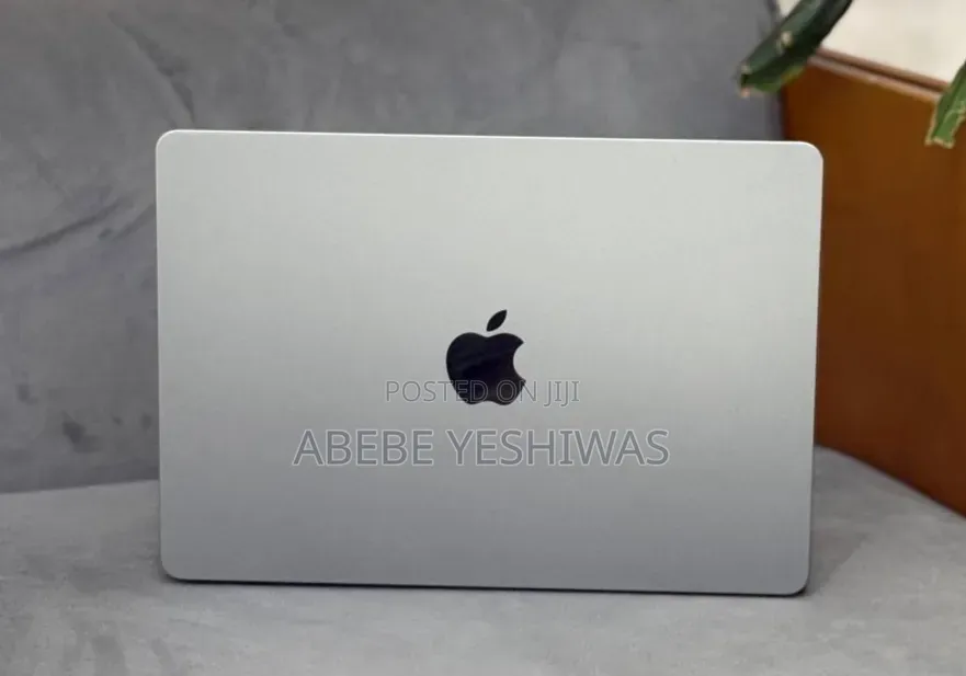 New Laptop Apple MacBook Air 2022 M2 8GB Apple M2 SSD 256GB