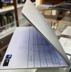 New Laptop Dell XPS 13 16GB Intel Core Ultra 7 SSD 512GB