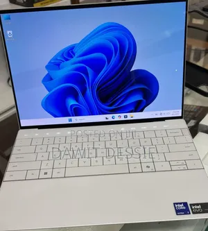 New Laptop Dell XPS 13 16GB Intel Core Ultra 7 SSD 512GB