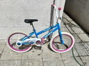 ኦሪጅናል Huffy Seastar የልጆች ብስክሌት — በጥሩ ሁኔታ ላይ ያለ