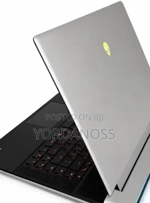New Laptop Alienware X16 r1 32GB Intel Core i9 SSD 1T