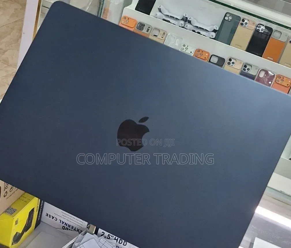 New Laptop Apple MacBook Air 2025 M4 16GB Intel Core i5 SSD 256GB