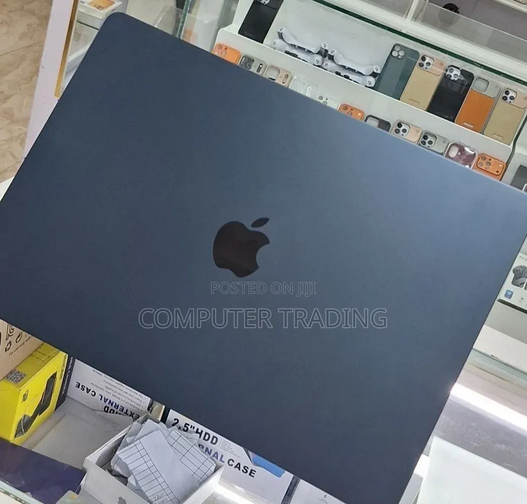 New Laptop Apple MacBook Air 2025 M4 16GB Intel Core i5 SSD 256GB