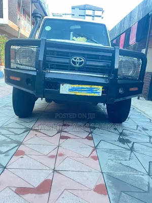 Toyota Land Cruiser 2012 White