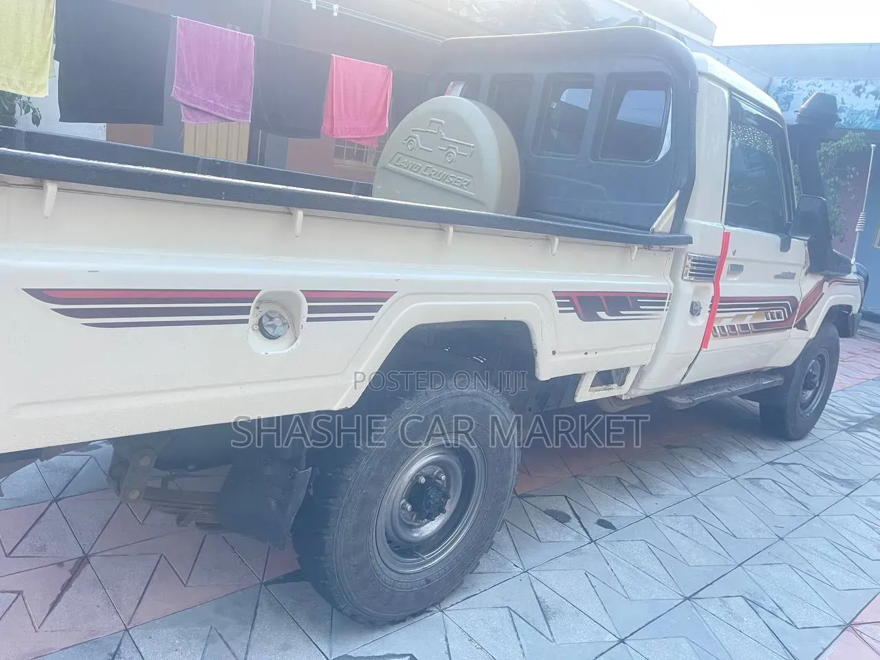 Toyota Land Cruiser 2012 White