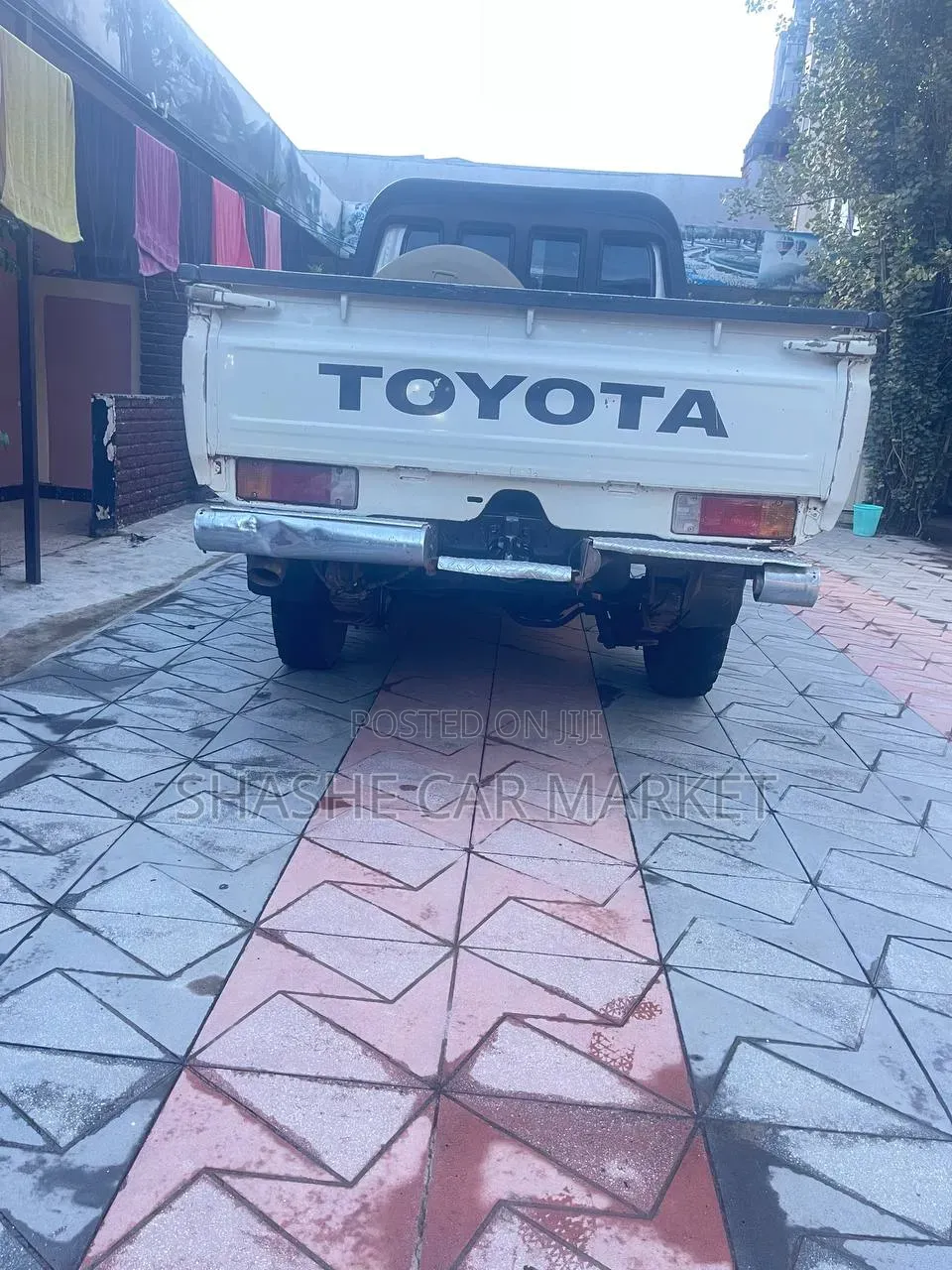 Toyota Land Cruiser 2012 White