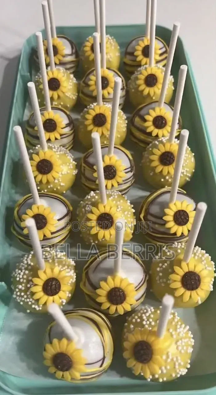 Cake Pops and Chocolate Covered Strawberries for New Year