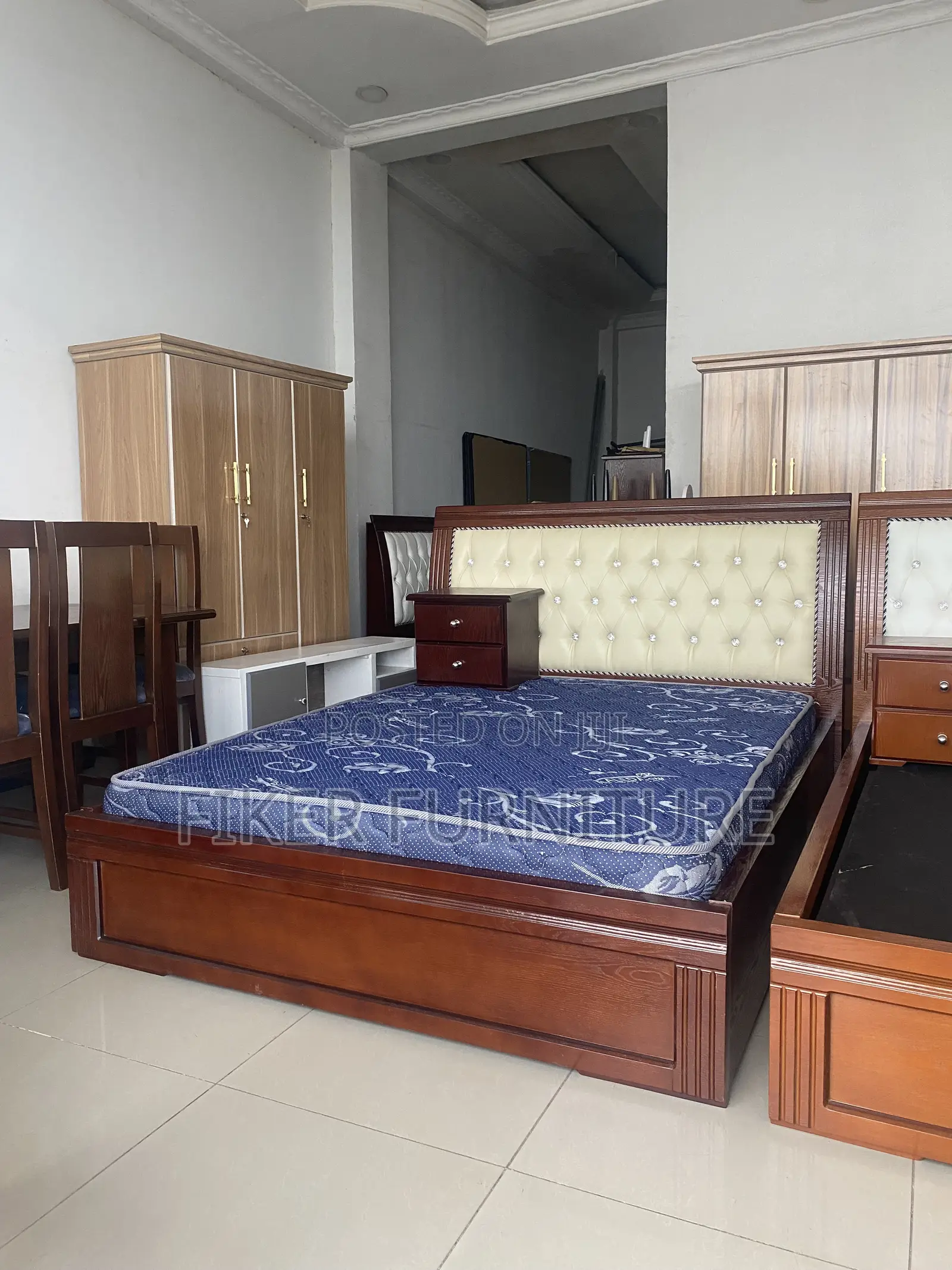 Bed (ኦክ 1.50 አልጋ)