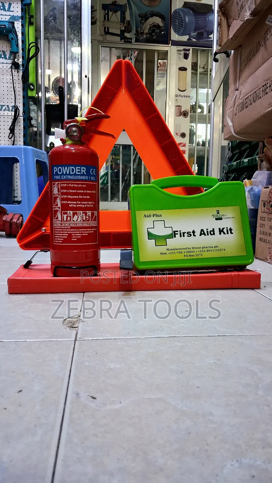Car Safety (First Aid Kit, Warning Triangle & Fire Extinguisher)