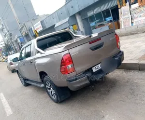 Toyota Hilux 2020 Gray