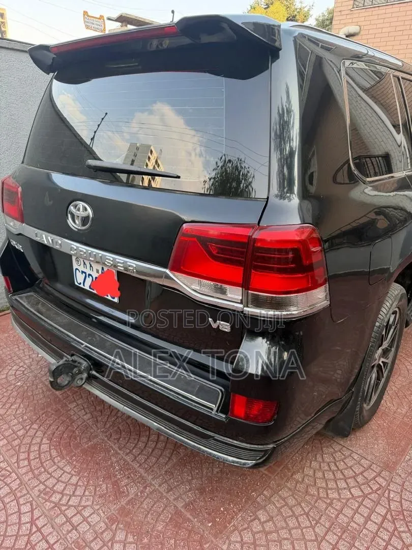 Toyota Land Cruiser 2009 Black