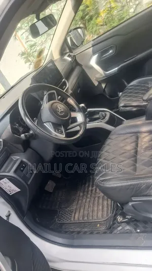 New Toyota Raize 2021 Silver