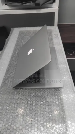 New Laptop Apple MacBook Air 2017 8GB Intel Core i5 SSD 128GB