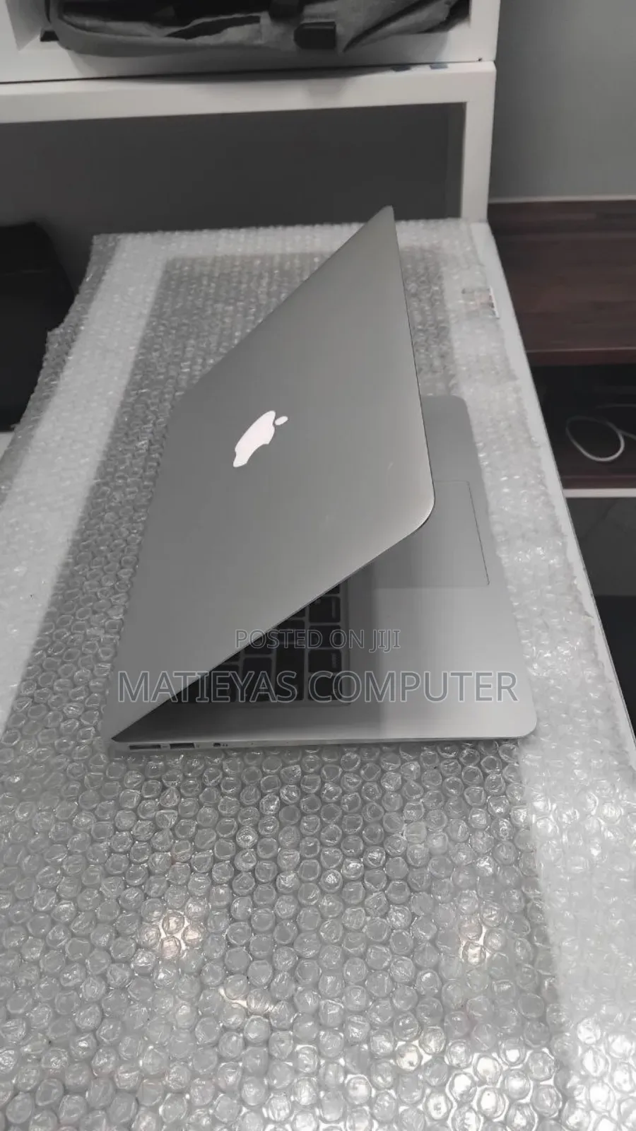 New Laptop Apple MacBook Air 2017 8GB Intel Core i5 SSD 128GB