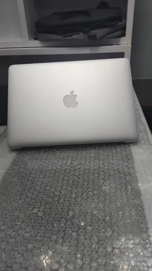 New Laptop Apple MacBook Air 2017 8GB Intel Core i5 SSD 128GB