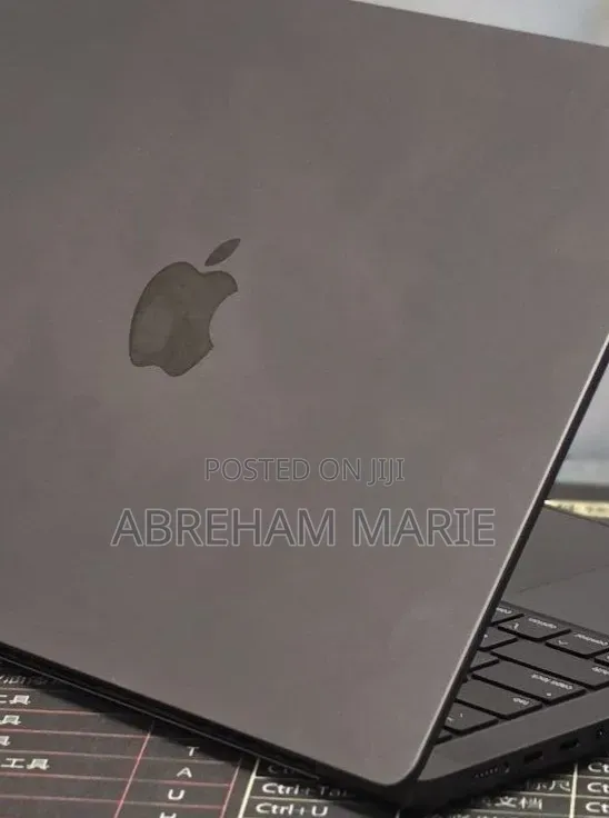 New Laptop Apple MacBook Pro 2024 M4 16GB Apple M4 Pro SSD 512GB