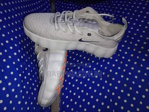 Nike Mind 002