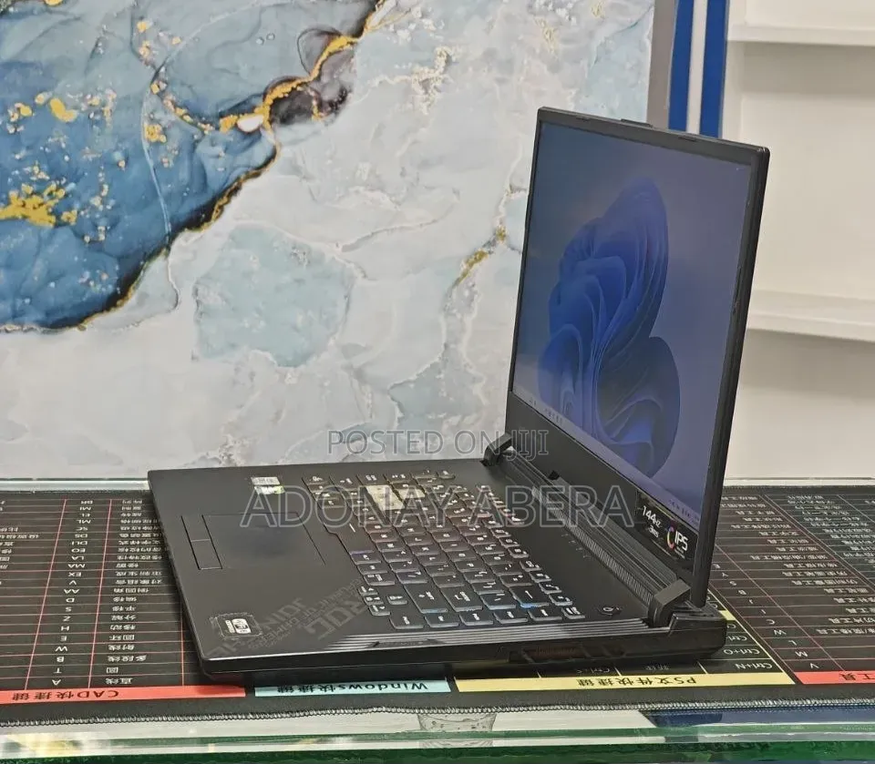 New Laptop Asus 16GB Intel Core i7 SSD 512GB