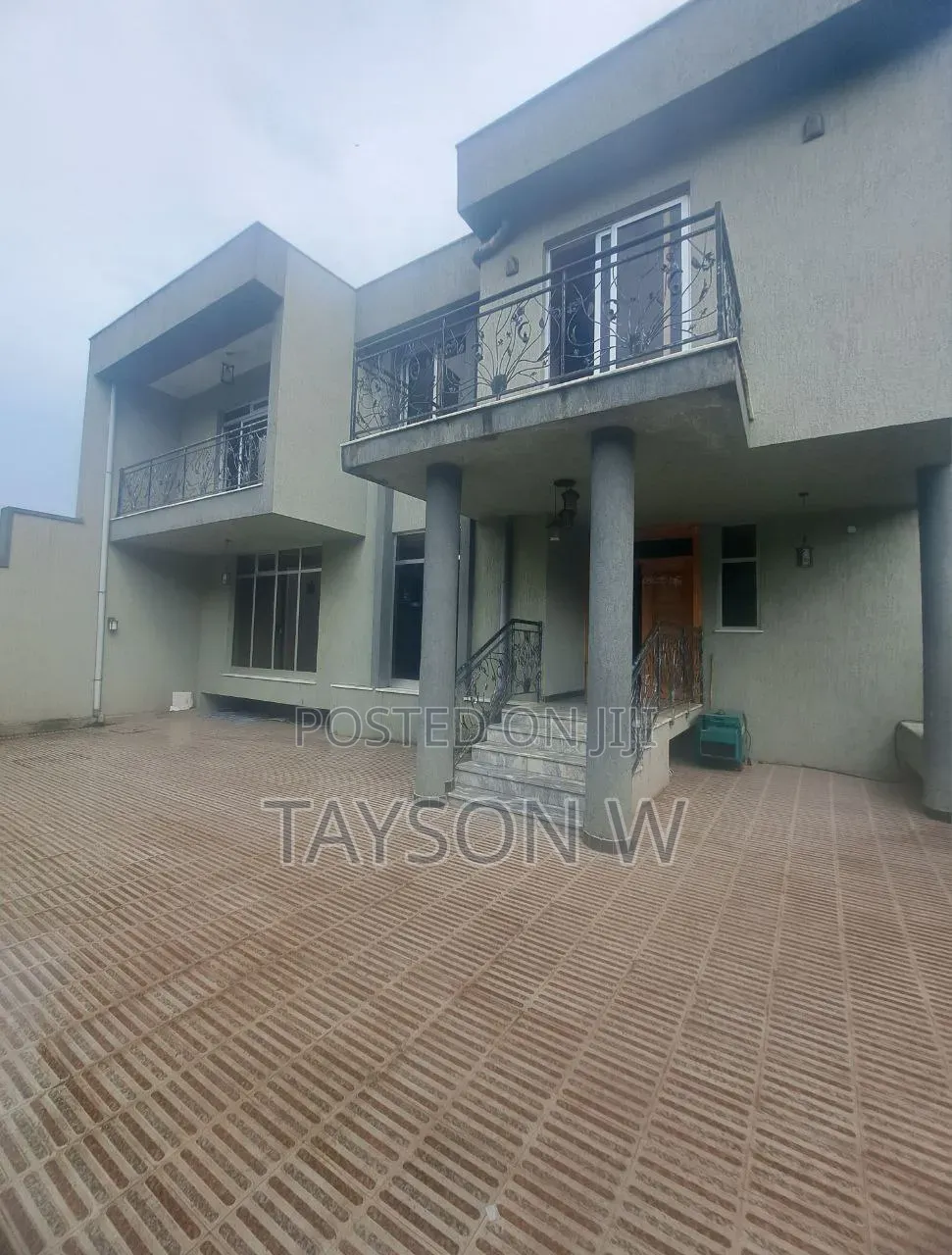 7bdrm House in Addis Ababa Ayat, Bole for sale