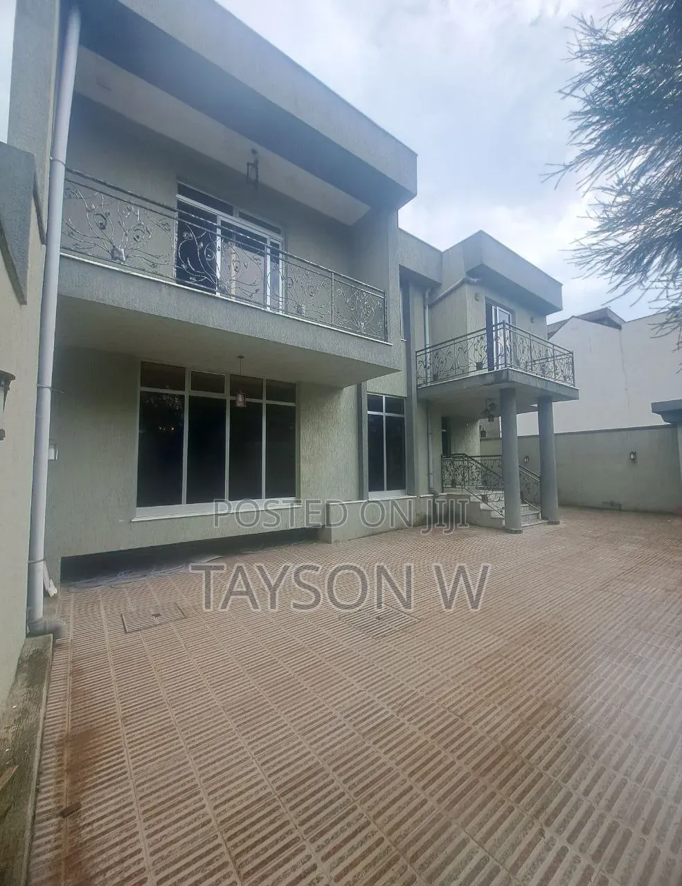 7bdrm House in Addis Ababa Ayat, Bole for sale