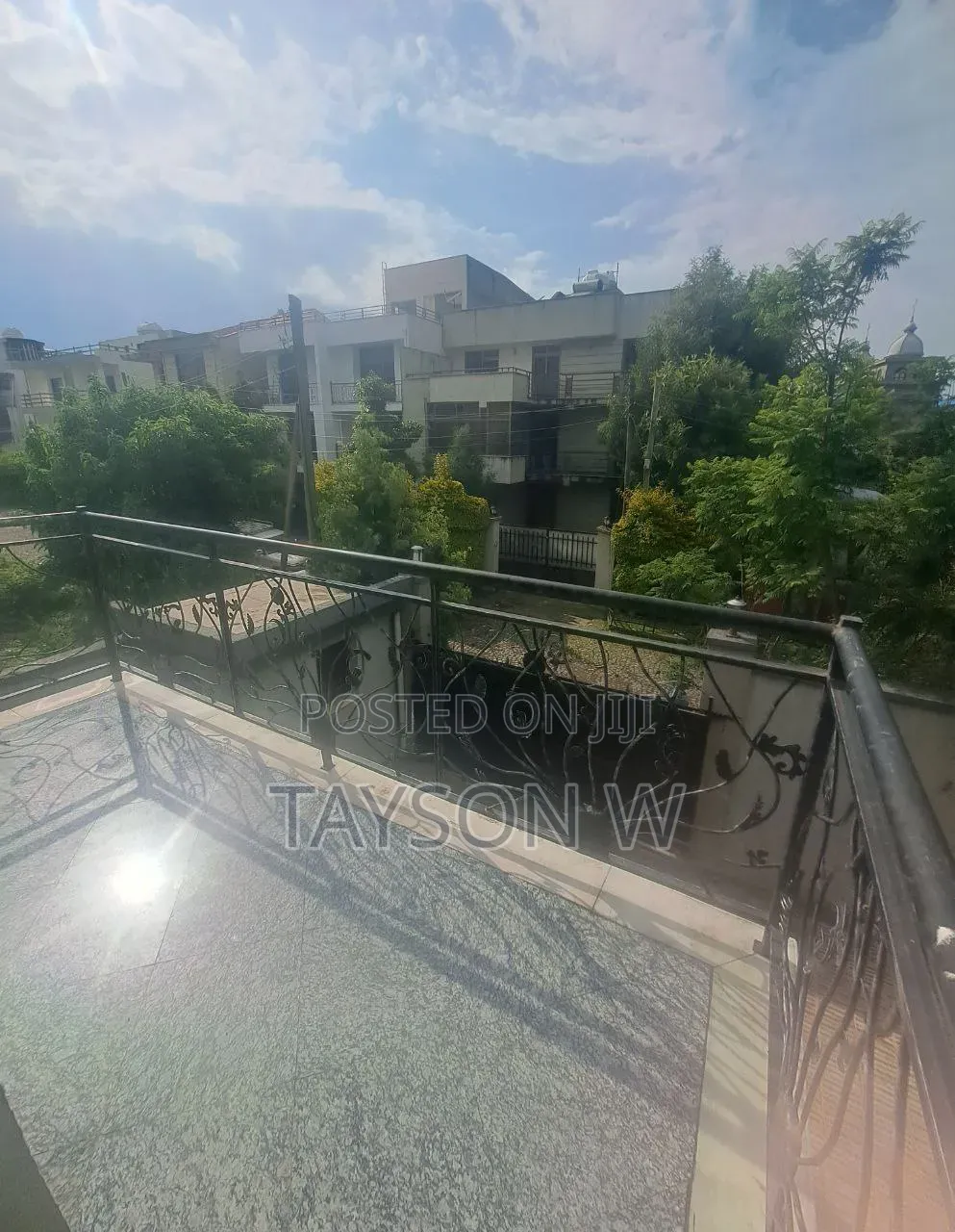 7bdrm House in Addis Ababa Ayat, Bole for sale
