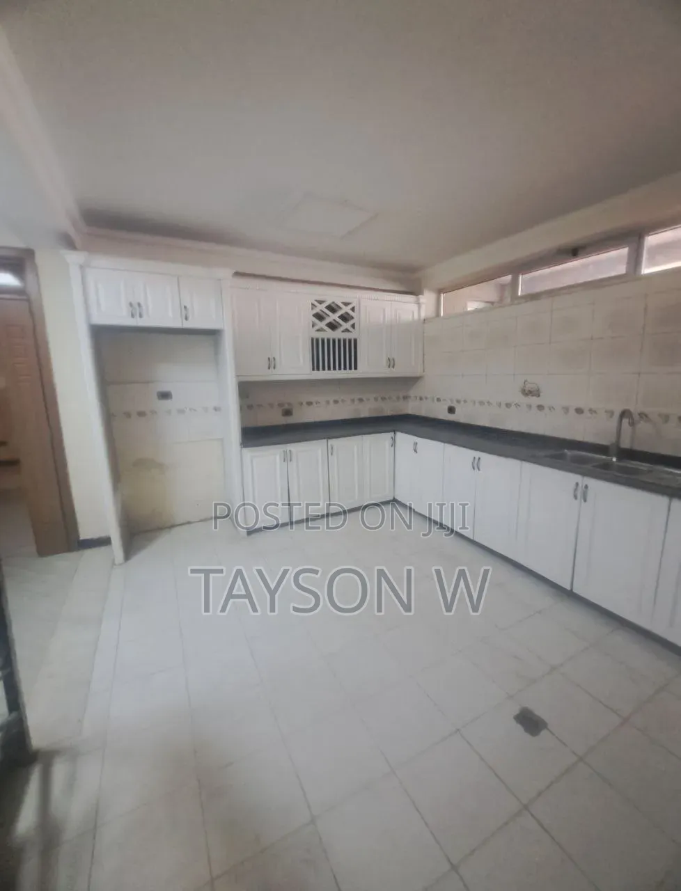 7bdrm House in Addis Ababa Ayat, Bole for sale