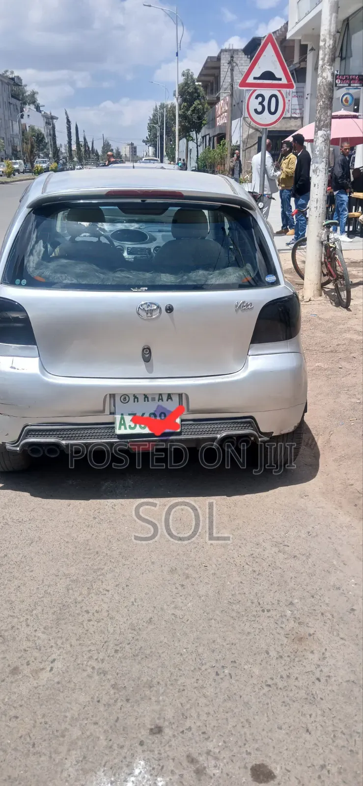 Toyota Vitz 2001 Silver