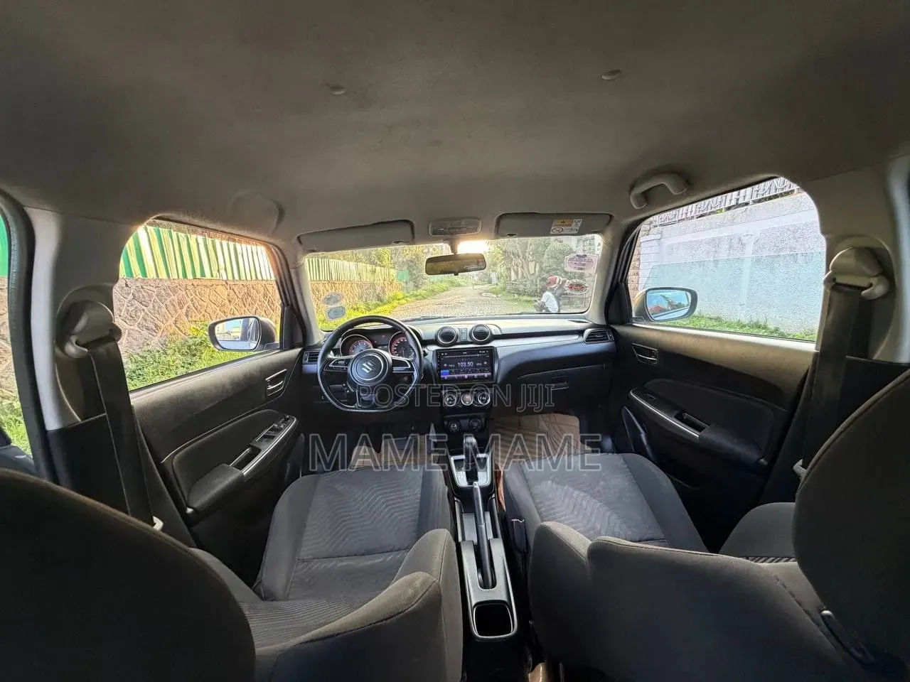 Suzuki Swift 2022 Silver
