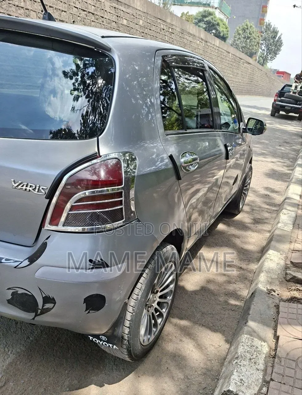 Toyota Yaris 2008 Gray