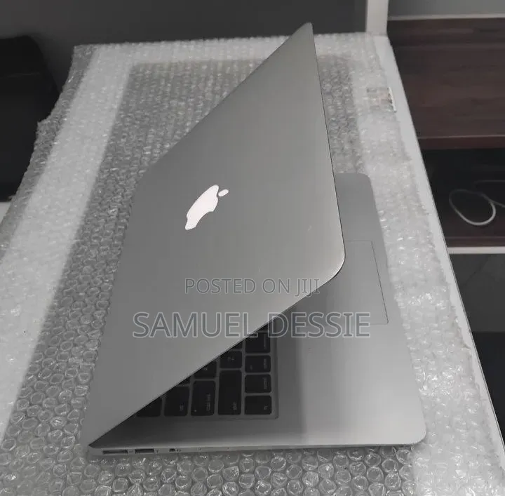 New Laptop Apple MacBook Air 2017 8GB Intel Core i5 SSD 128GB