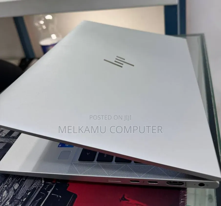 New Laptop HP EliteBook 840 G8 16GB Intel Core i5 SSD 512GB