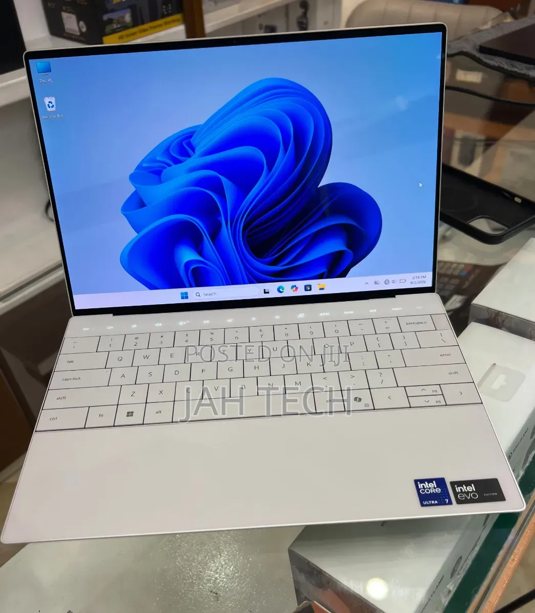New Laptop Dell XPS 13 16GB Intel Core Ultra 7 SSD 512GB