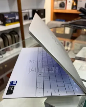 New Laptop Dell XPS 13 16GB Intel Core Ultra 7 SSD 512GB
