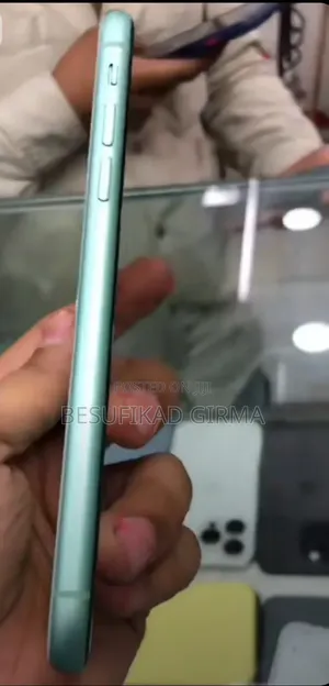 New Apple iPhone 11 64 GB