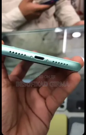 New Apple iPhone 11 64 GB