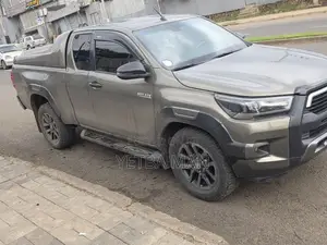 Toyota Hilux Revo Double Cab Deisel 2.4 AWD 2021 Gray