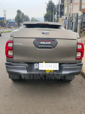 Toyota Hilux Revo Double Cab Deisel 2.4 AWD 2021 Gray