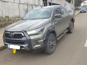 Toyota Hilux Revo Double Cab Deisel 2.4 AWD 2021 Gray