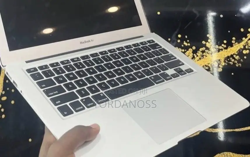 New Laptop Apple MacBook Air 2017 8GB Intel Core i5 SSD 256GB