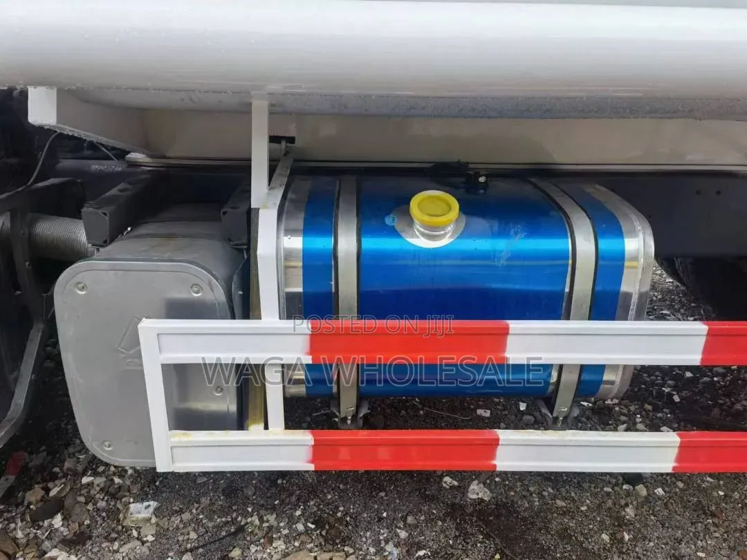 Sino Casoni Sino Truck ሲኖ የነዳጅ ቦቲ Fuel Tank Tanker