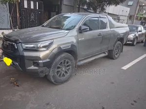 Toyota Hilux 2022 Gray