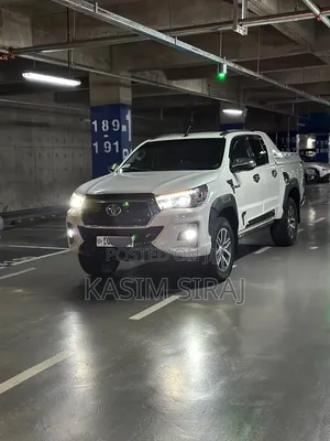 Toyota Hilux 2018 White