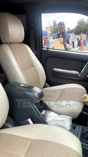Toyota Hilux 2.5 Cab 2005 Gray