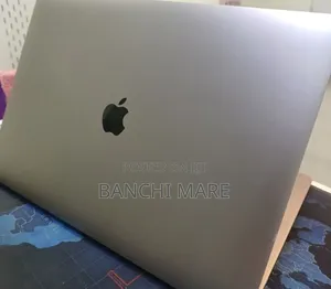 New Laptop Apple MacBook Pro 2019 16GB Intel Core i9 SSD 512GB