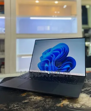 New Laptop Dell 16GB Intel Core i7 SSD 512GB