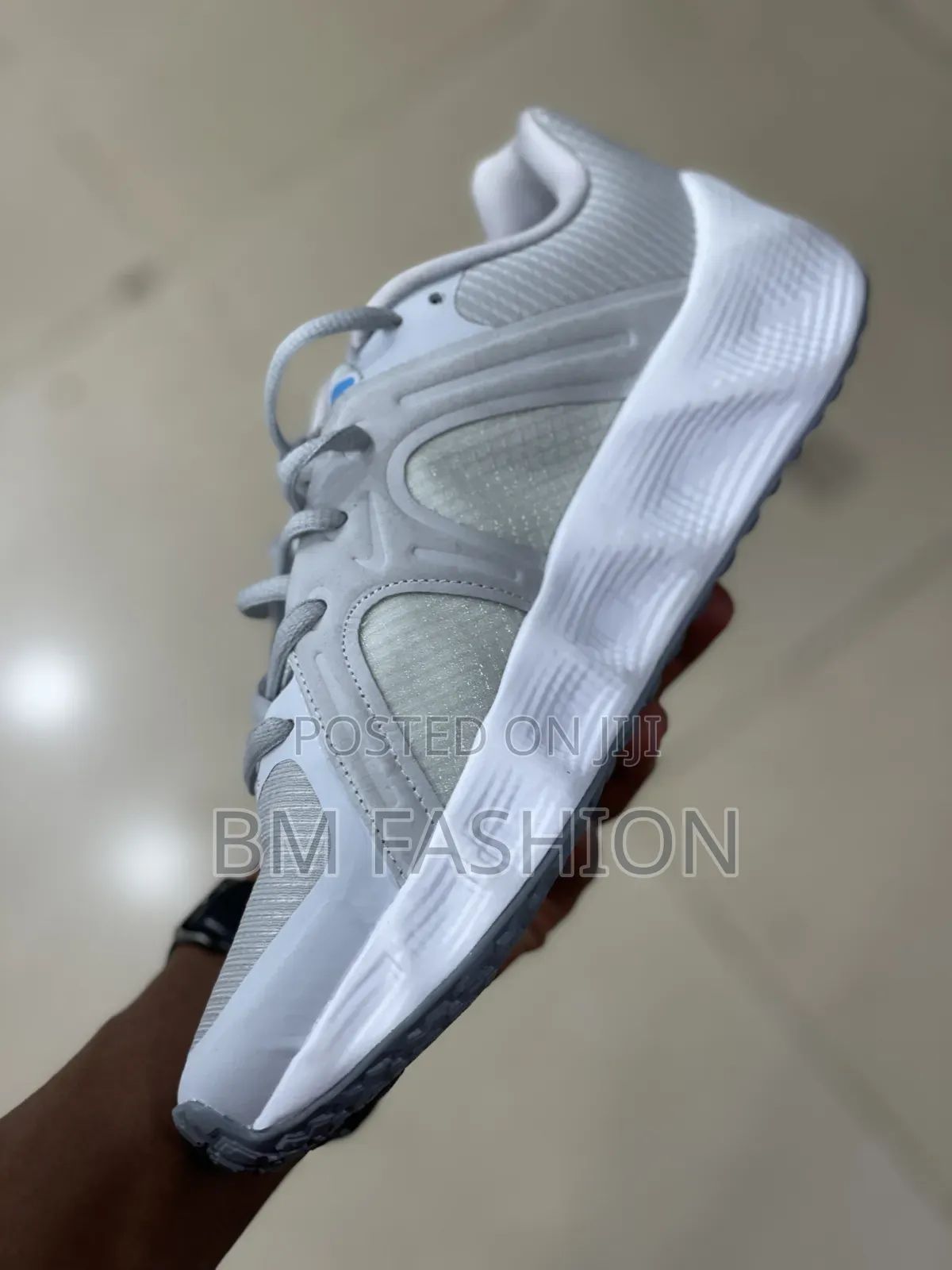 Nike Motiva Light Grey Sneakers