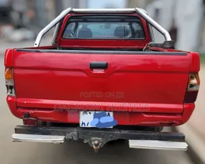 Mitsubishi L200 1999 Red
