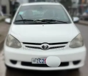 Toyota Platz 2005 Ivory