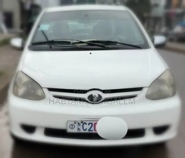 Toyota Platz 2005 Ivory